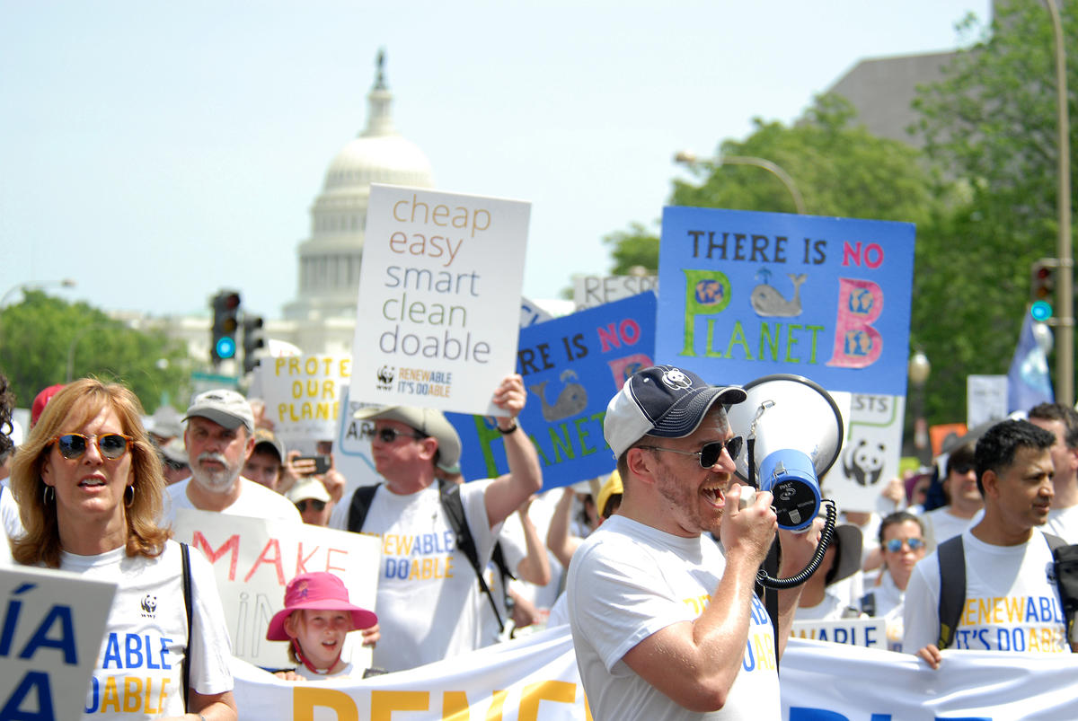 Participants of the Peoples Climate March in Washington, DC.  © WWF-US  Gustavo Ybarra